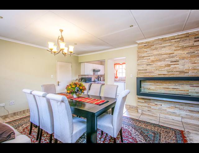 3 BEDROOM SIMPLEX FOR SALE IN FOURWAYS